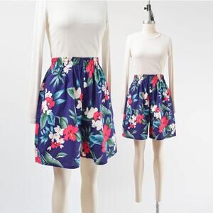 Vintage 90s Floral Hawaiian Elastic Waist Cotton Tropical Bermuda Shorts S M